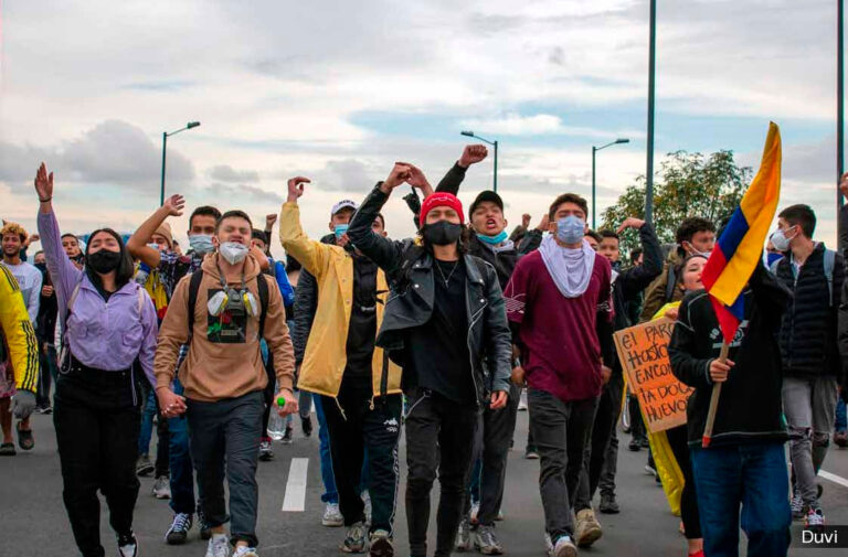 LUCHA DE RESISTENCIA Y