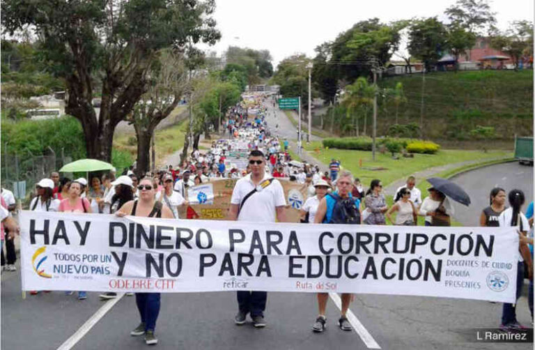 Screenshot 2025-06-03 at 12-00-18 INSURRECCION_1002-WEB.pdf