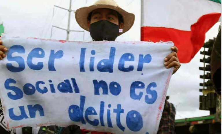 Screenshot 2025-09-29 at 15-05-48 INSURRECCION_1019-WEB.pdf