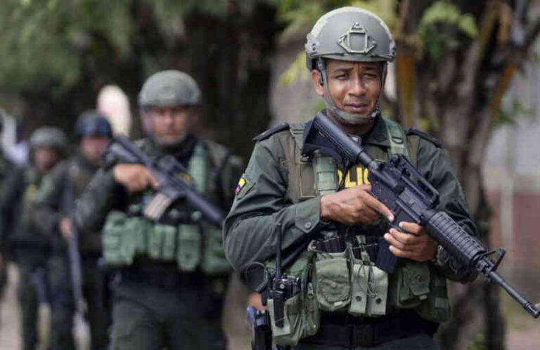 Screenshot 2025-11-03 at 16-04-57 INSURRECCION_1024-WEB.pdf